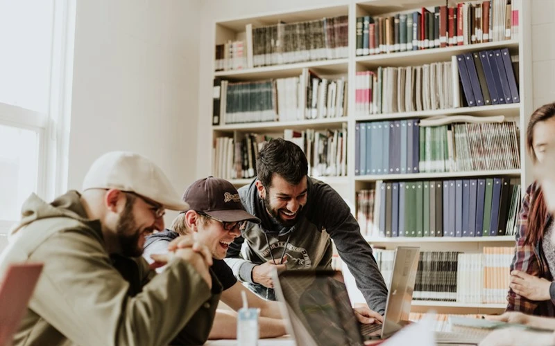 Russian Language Courses at Econnect School